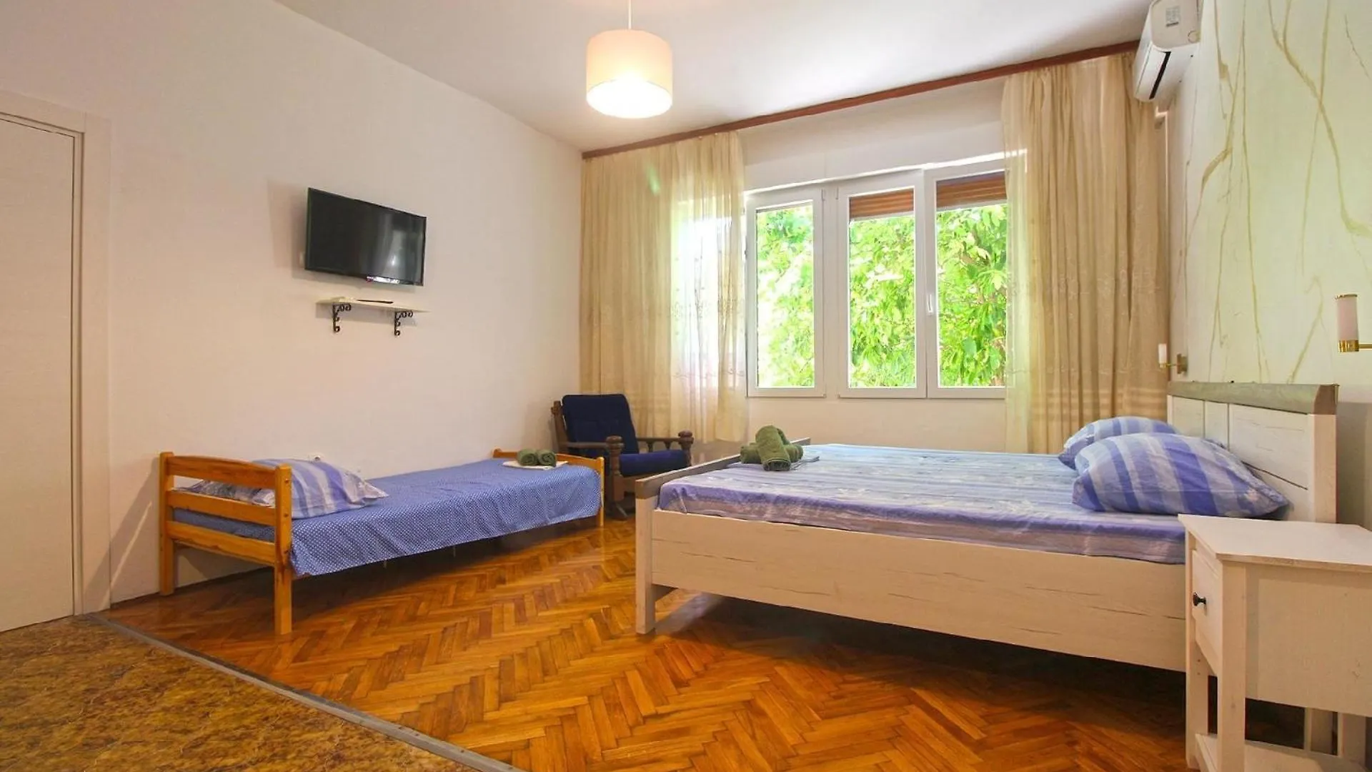 Apartment Ferienwohnung Fuer 10 Personen Ca 150 Qm In Pula, Istrien Istrische Riviera